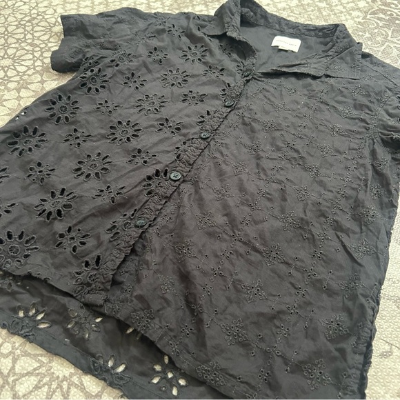 American Eagle Black Eyelet Button Down Shirt Medium - Picture 4 of 7